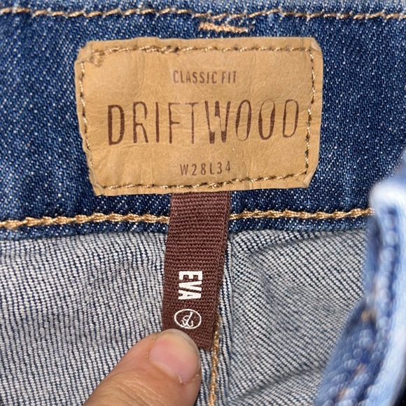 DRIFTWOOD Eva Floral Embroidered Bootcut Jean Whiskering Raw hem SZ: 28 (6) - Picture 6 of 13